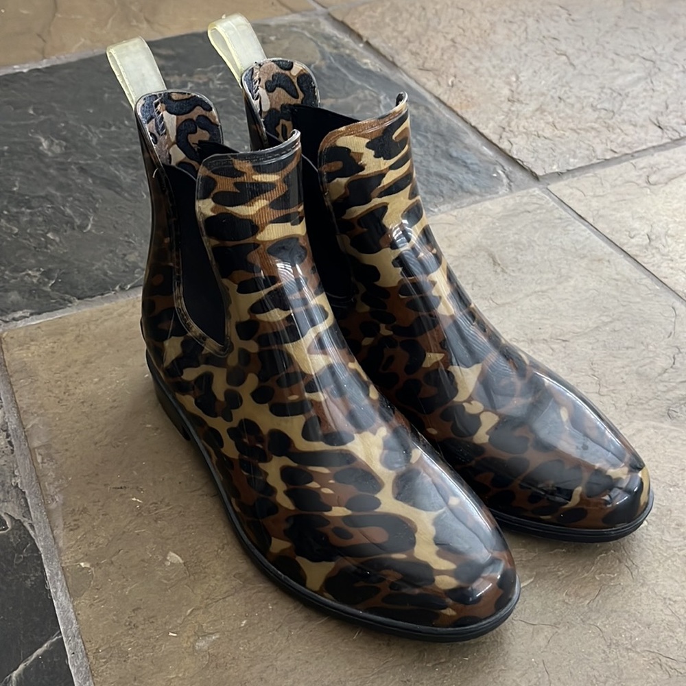 Great pair of Ralph Lauren Chelsea Leopard print Rain Boots☔️Practical & Stylish